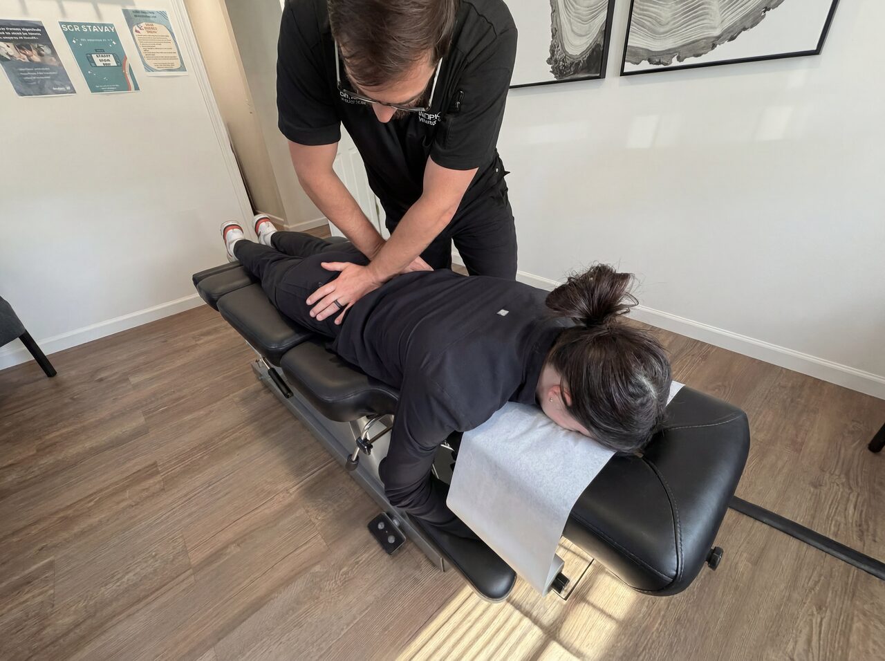 Auto Injury Chiropractic Troutdale and auto injury care helping relieve back pain