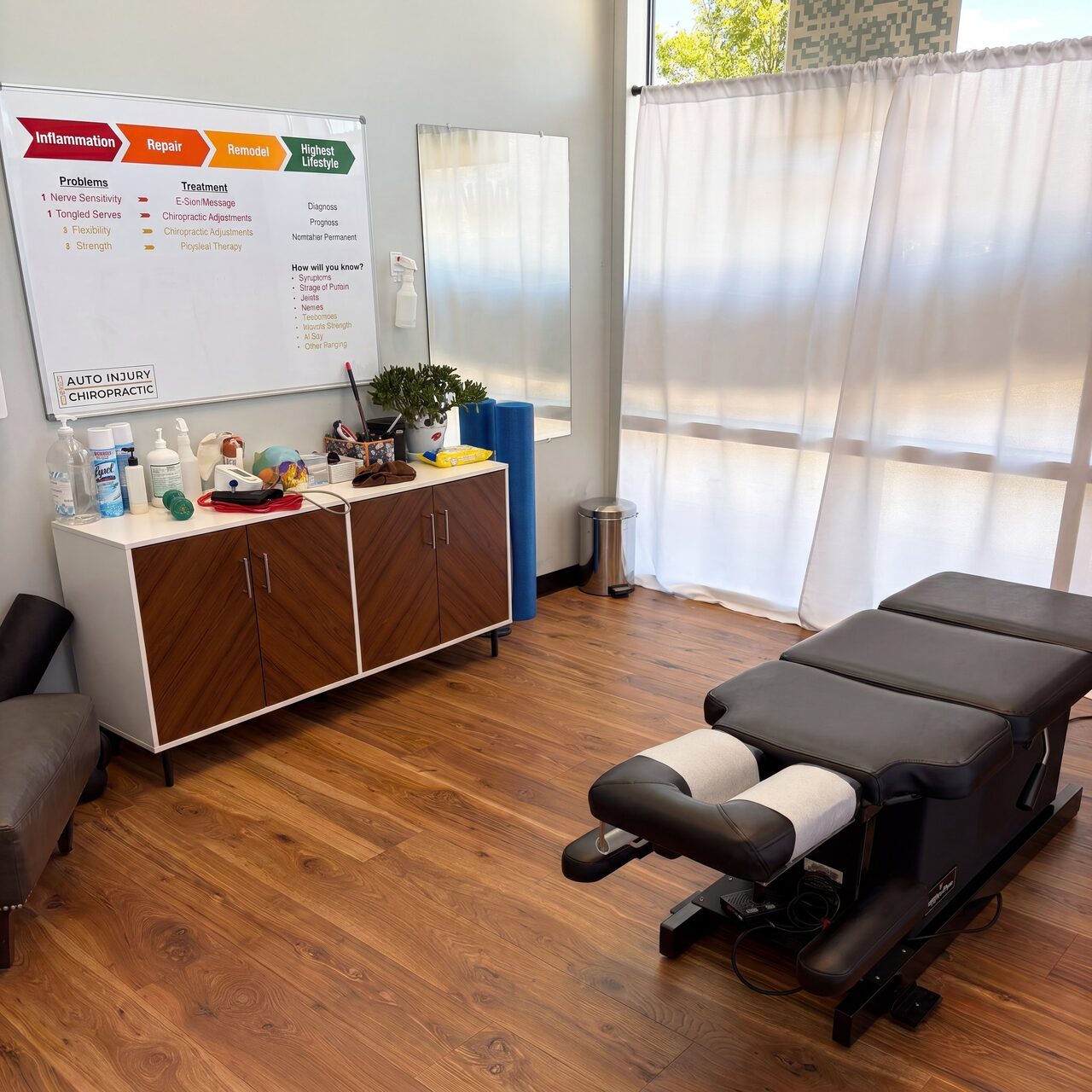 Chiropractic adjustment room at the Oregon City clinic