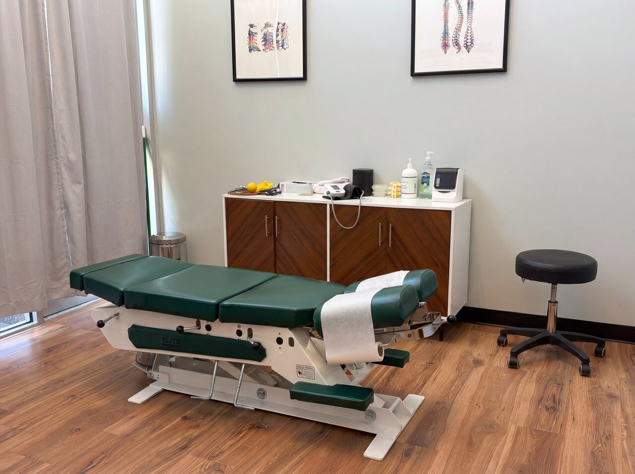 Side-posture adjustment easing back pain in Oregon City, OR