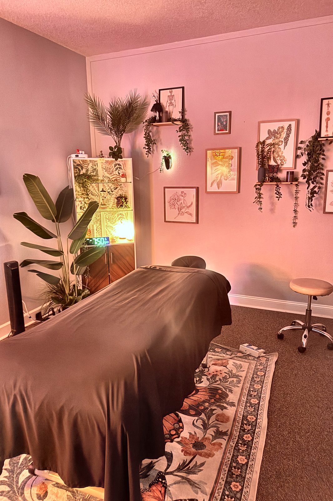 Therapeutic massage room in Troutdale, OR