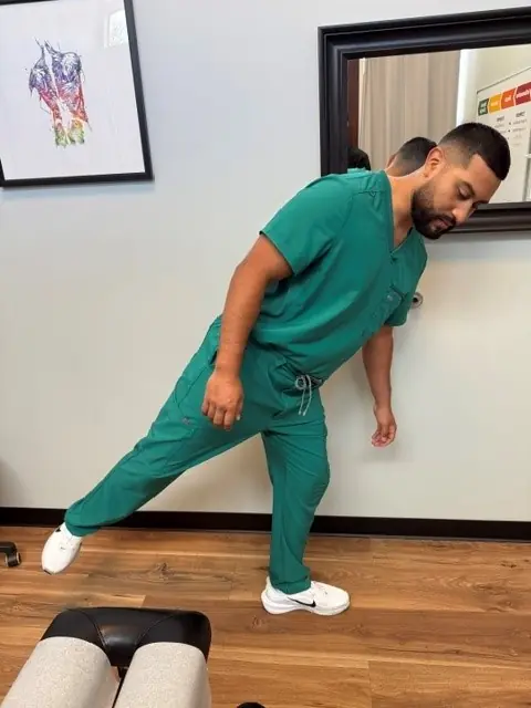 Hip Airplanes: Rotating open from the T position